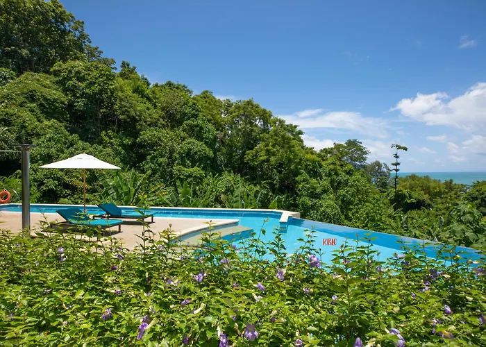 Kata Beach Luxury Condo - Spacious - Exquisitely Furnished - 6Min Walk To Beach - 2025 Booking Traveller Award Winner